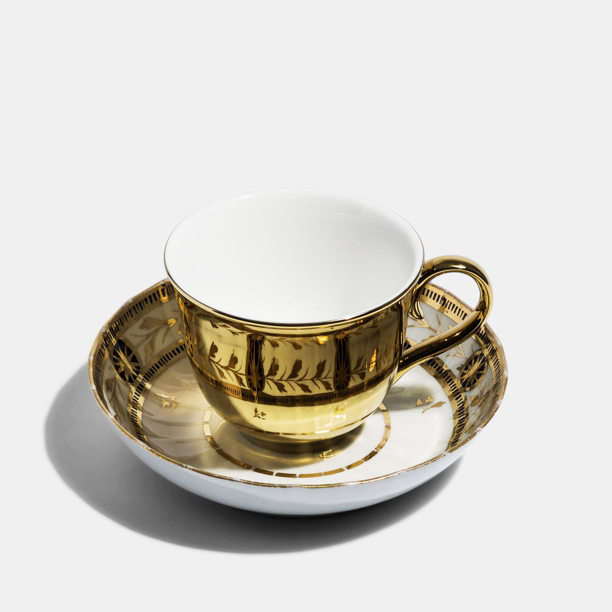 Chamberlain & Worcester Antique Saucer